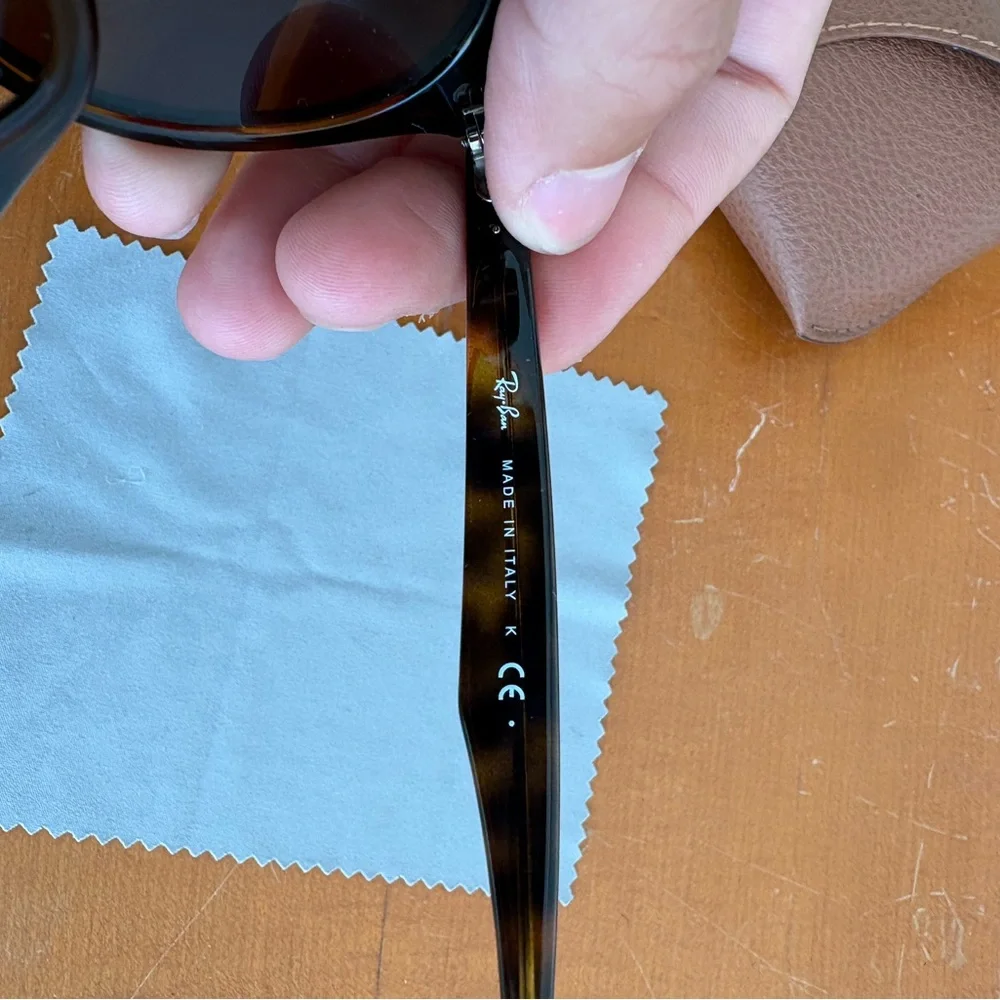 Ray-Ban Black Round Sunglasses with Brown Case and Light Blue Cloth